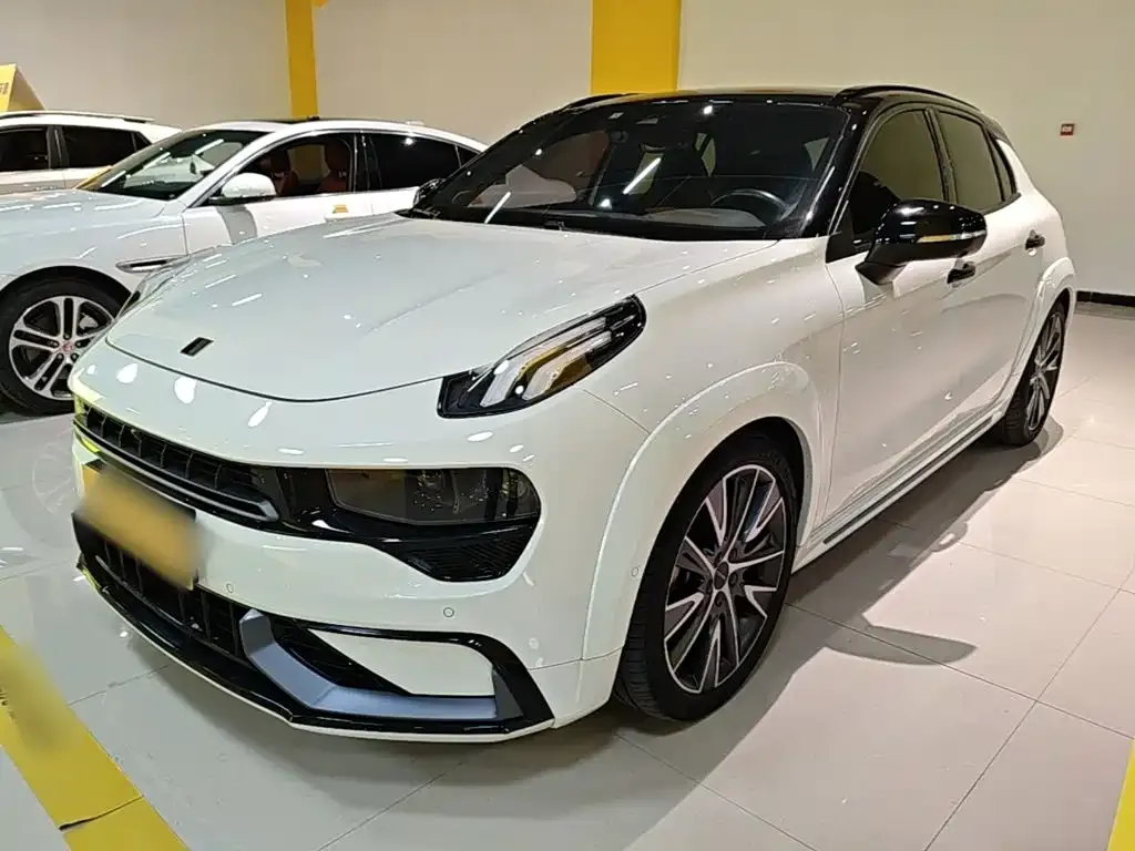 Lynk & Co 02 Hatchback — фото 1