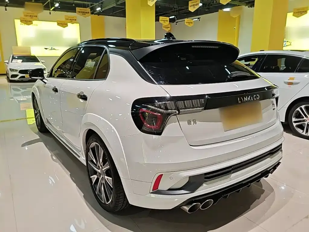 Lynk & Co 02 Hatchback — фото 7