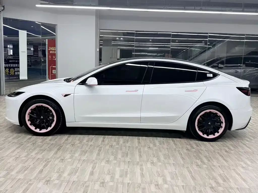 Tesla Model 3 — фото 3
