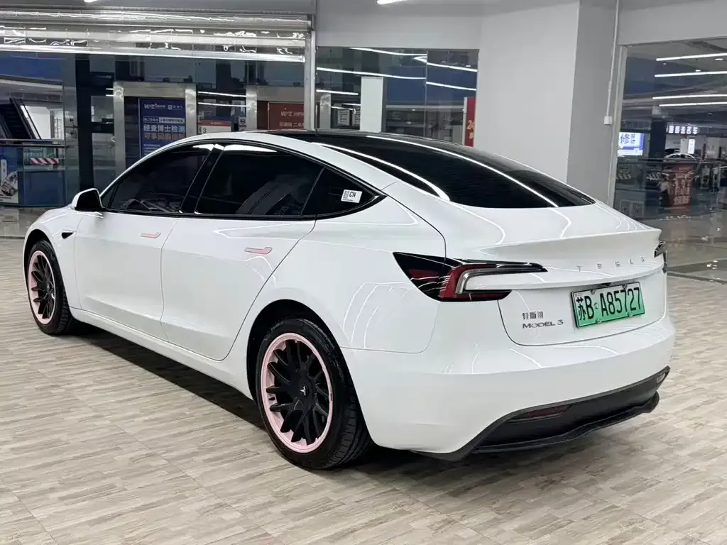 Tesla Model 3 — фото 2