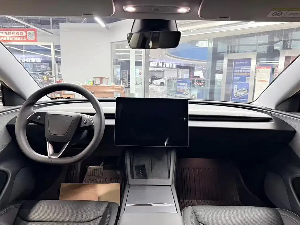 Tesla Model 3 — фото 8