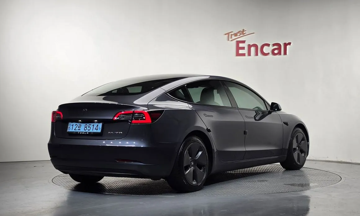 Tesla Model 3 — фото 3