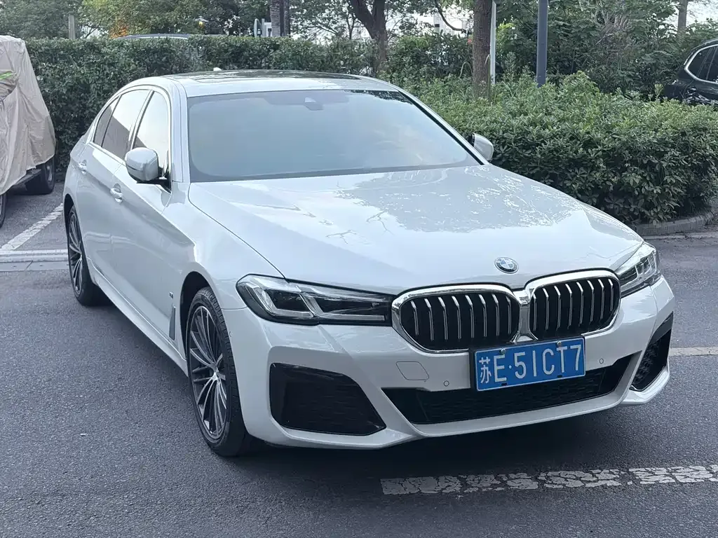 BMW 5 Series — фото 10