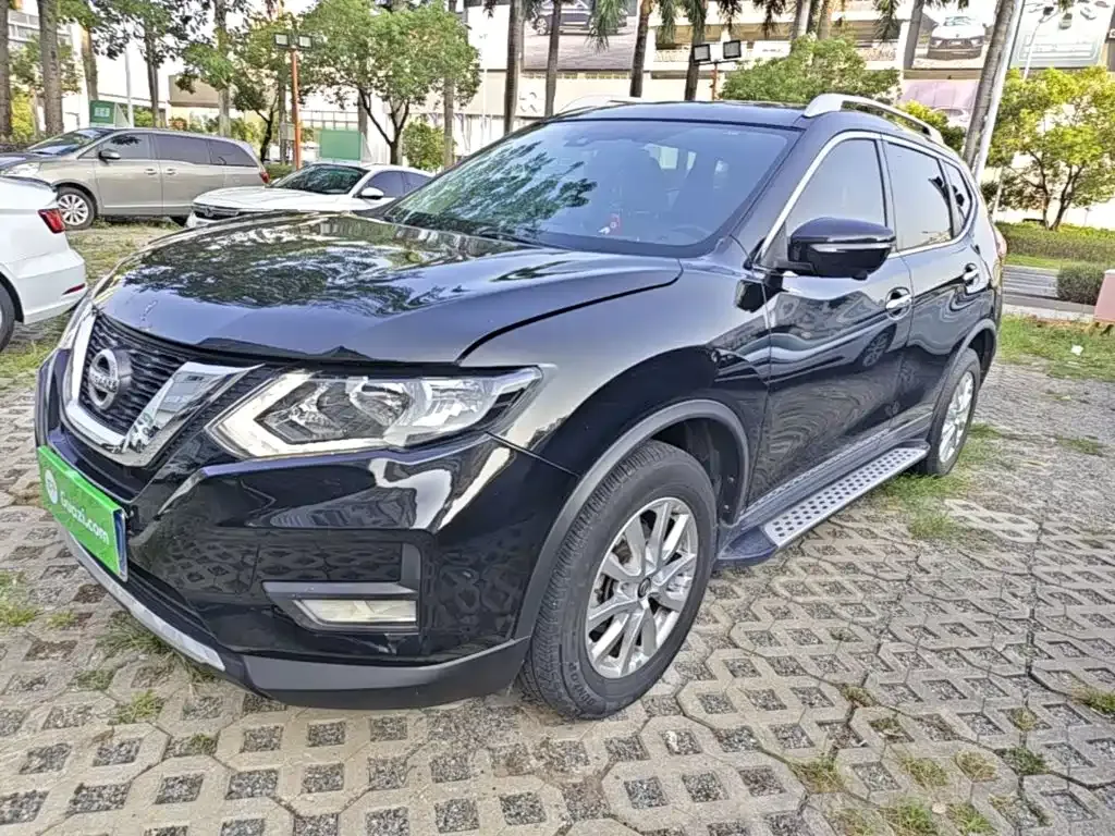 Nissan X-Trail — фото 1