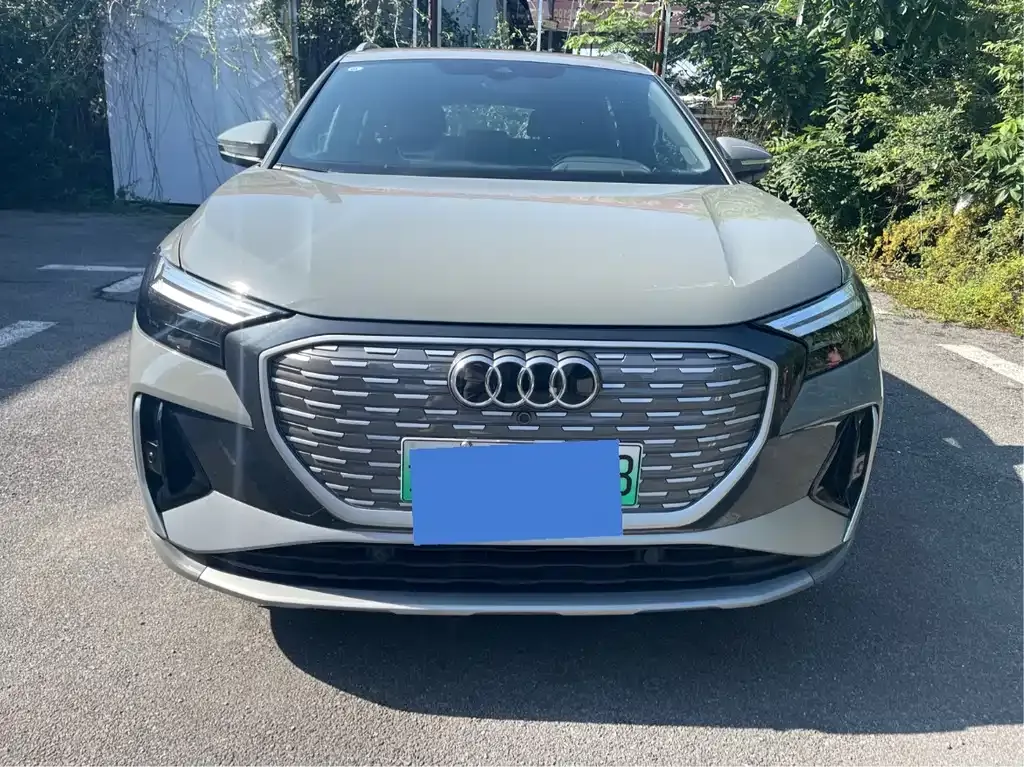 Audi Q4 e-tron — фото 10
