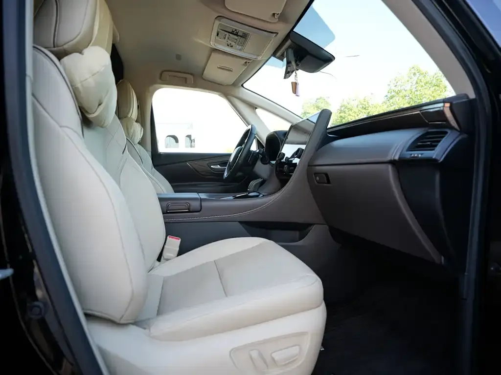Toyota Alphard — фото 3