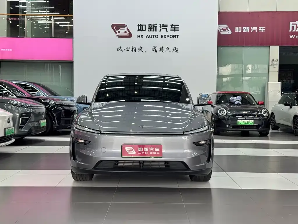 Tesla Model Y — фото 8
