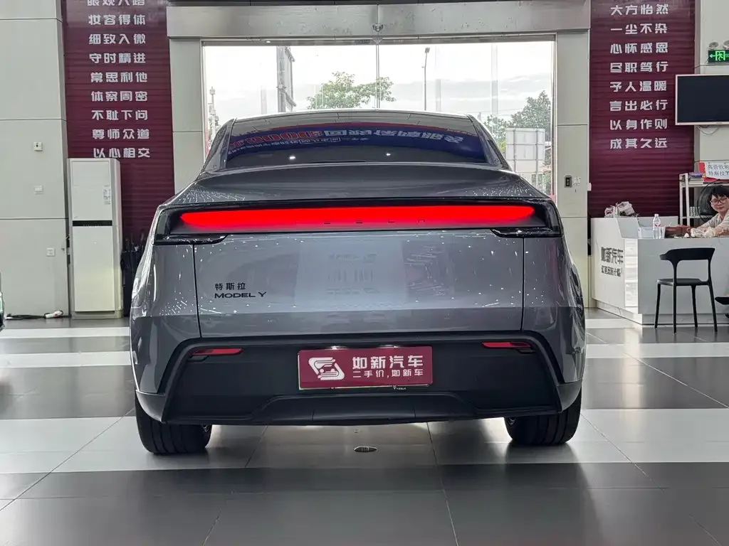Tesla Model Y — фото 4