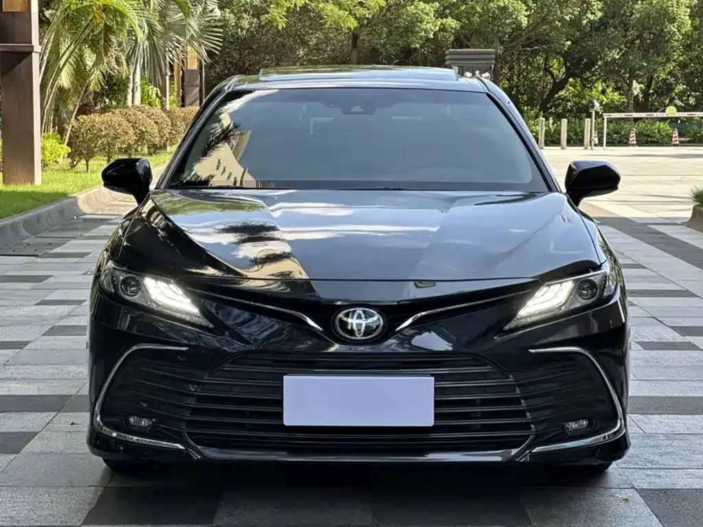 Toyota Camry — фото 10