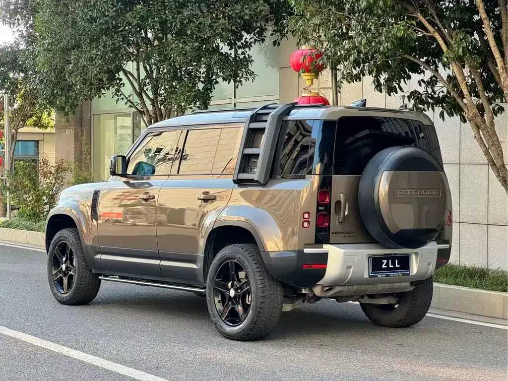 Land Rover Defender — фото 10