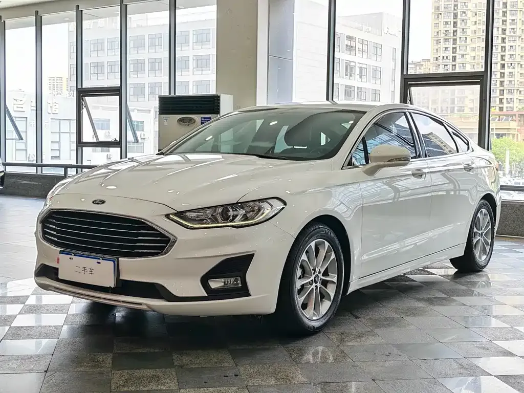 Ford Mondeo — фото 1