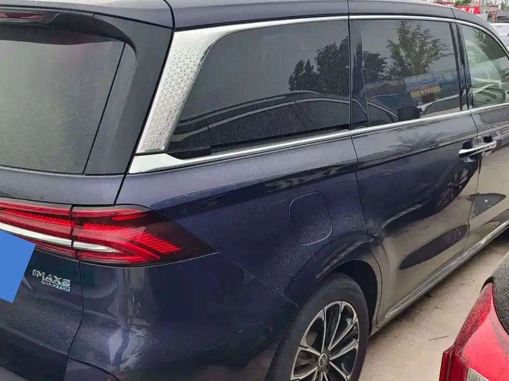 Roewe iMAX8 — фото 9