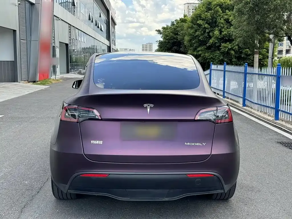 Tesla Model Y — фото 6