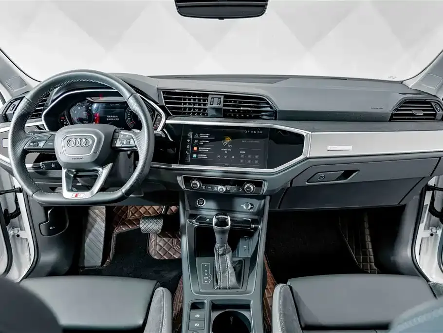 Audi Q3 Sportback — фото 7