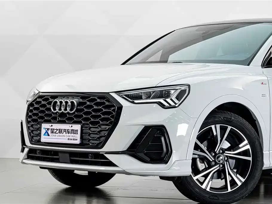 Audi Q3 Sportback — фото 10