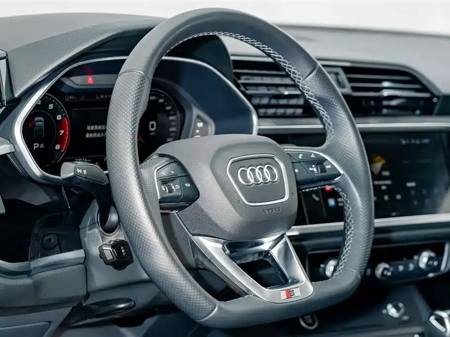 Audi Q3 Sportback — фото 4