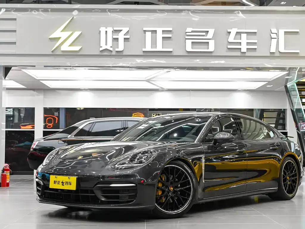 Porsche Panamera — фото 1