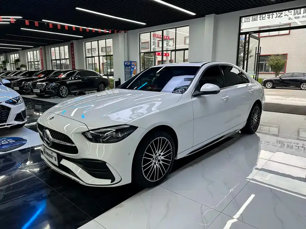 Mercedes-Benz C-Class — фото 1