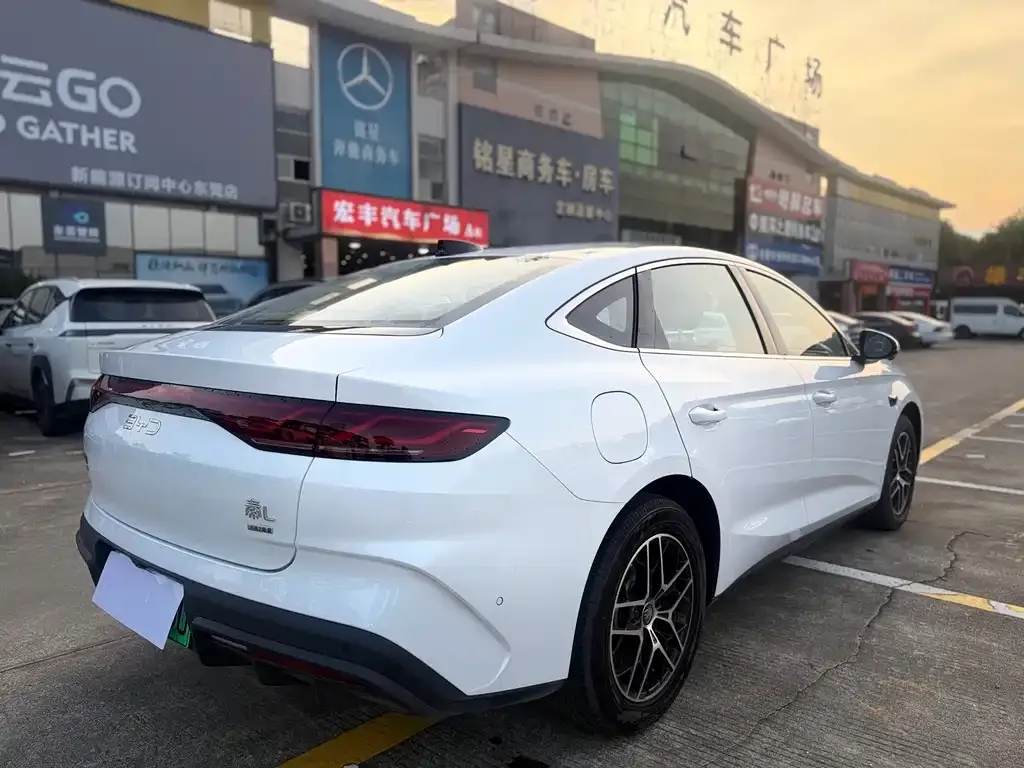 BYD Qin L — фото 7