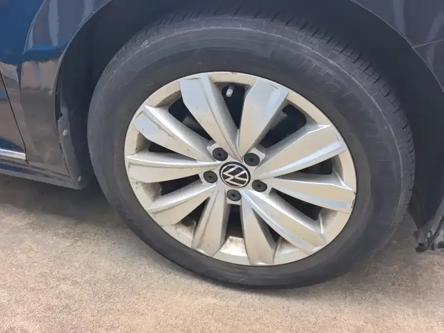 Volkswagen Passat — фото 9