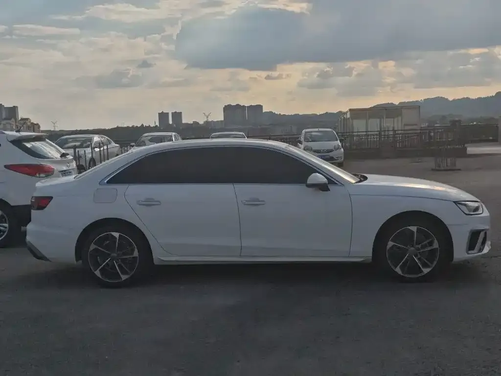 Audi A4L — фото 4