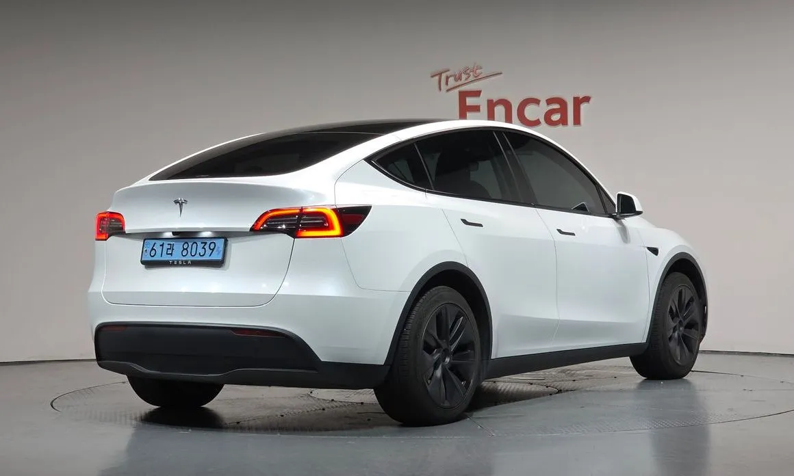 Tesla Model Y — фото 4