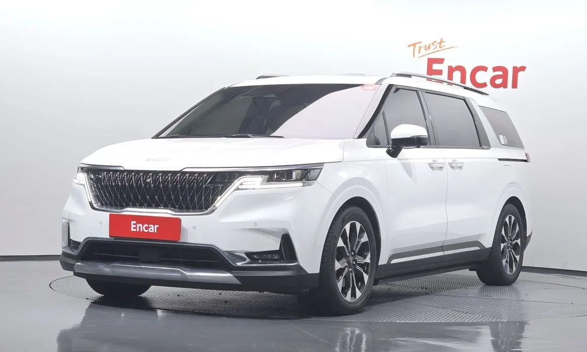 Kia Carnival — фото 1