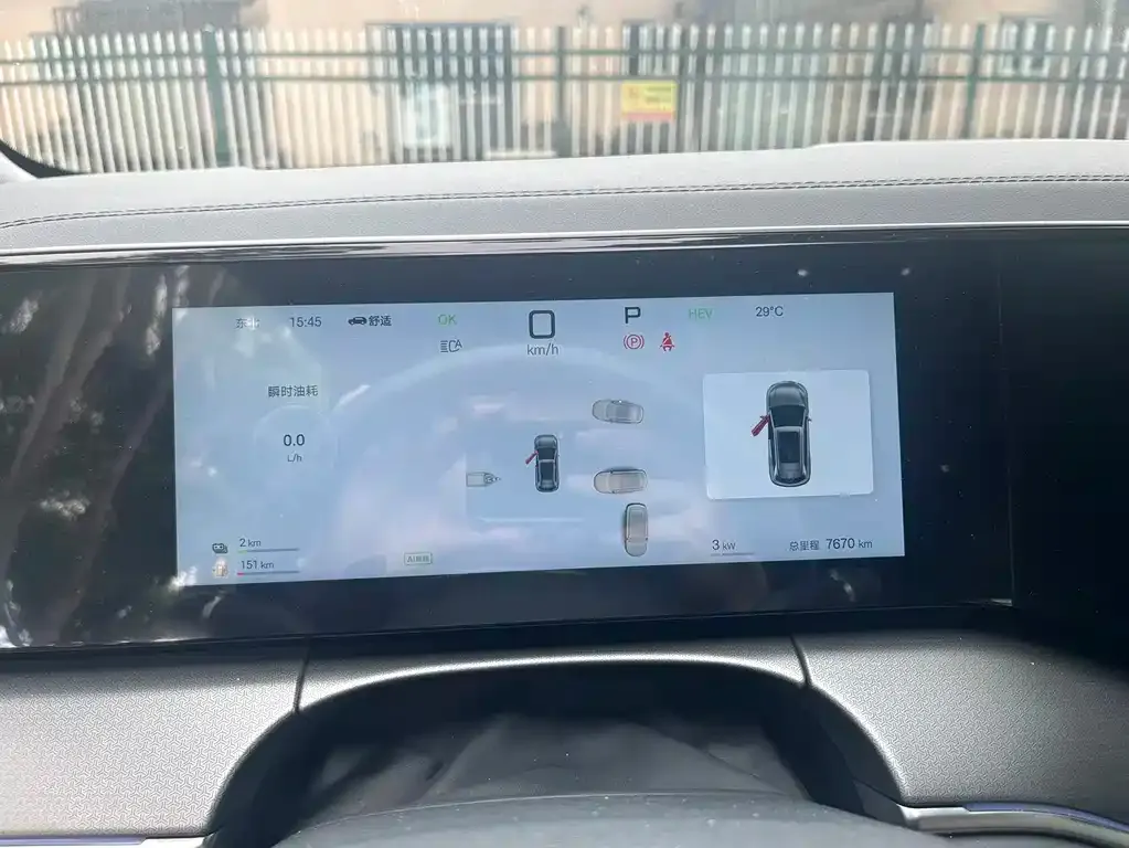 BYD L DM-i — фото 2