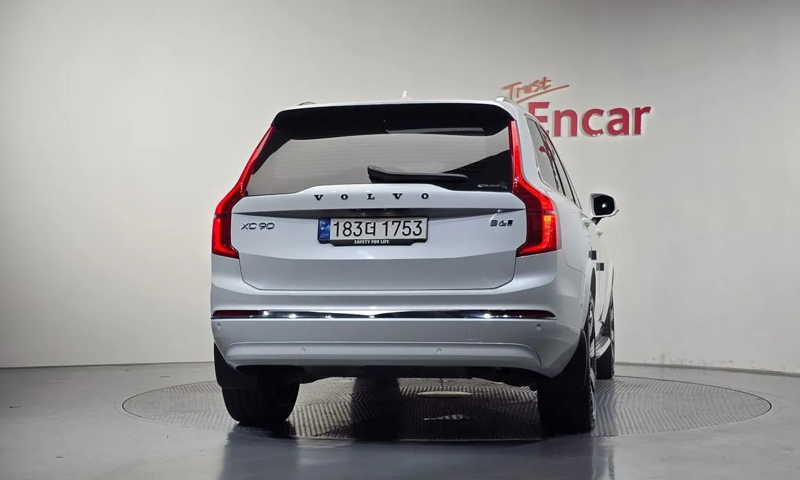 Volvo XC90 — фото 8