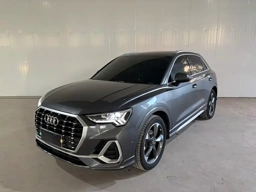 Audi Q3 — фото 1