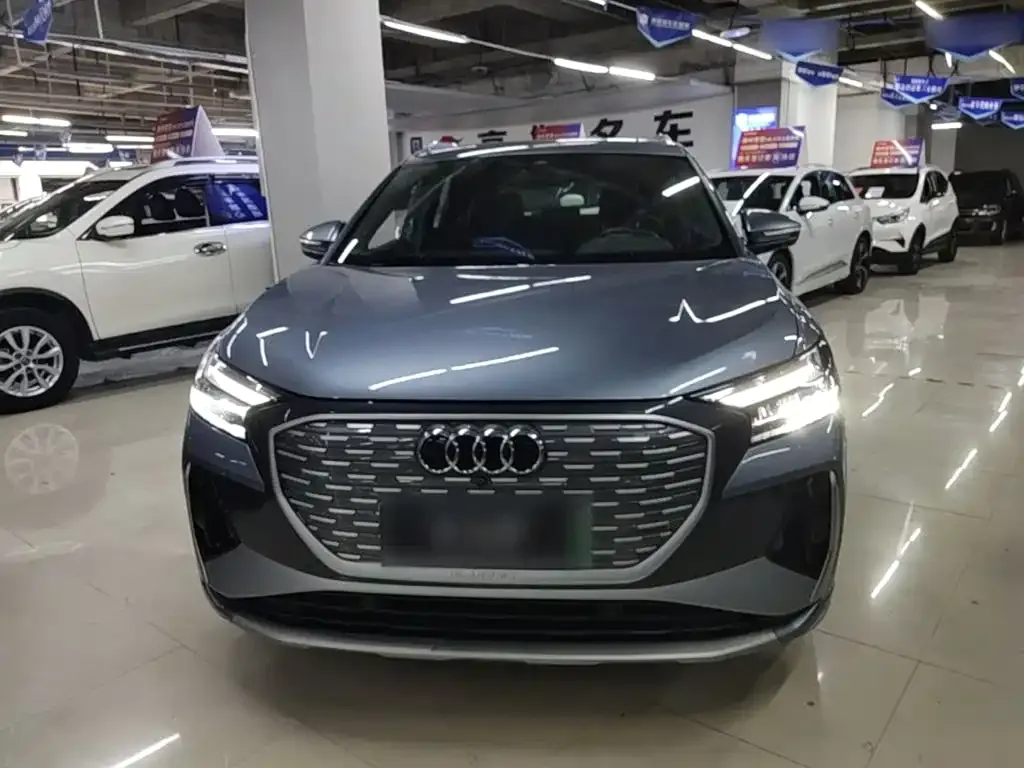 Audi Q4 e-tron — фото 8