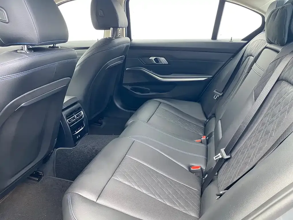 BMW 3 Series — фото 10