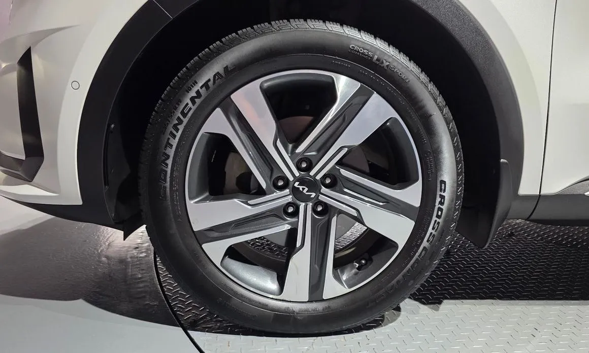 Kia Sorento — фото 5
