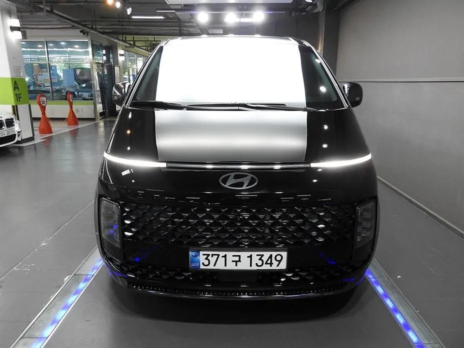 Hyundai Staria — фото 1