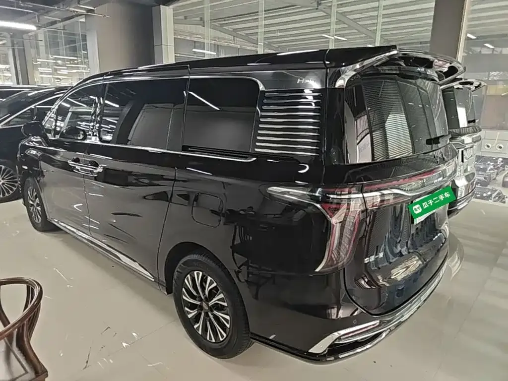 Hongqi HQ9 PHEV — фото 6