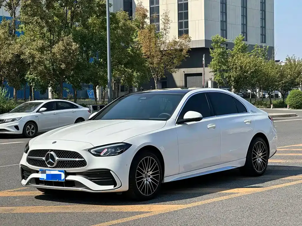Mercedes-Benz C-Class — фото 1