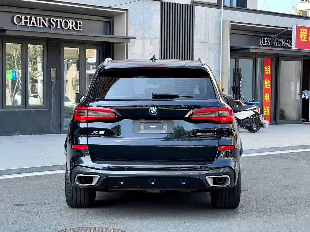 BMW X5 — фото 10