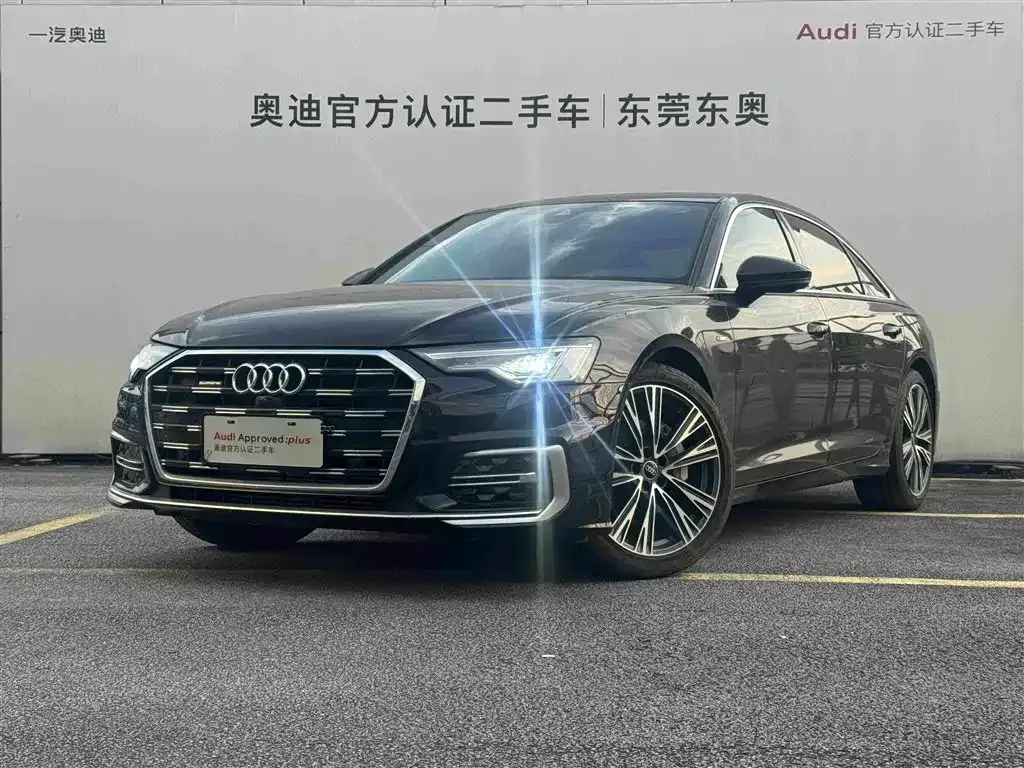 Audi A6L — фото 1