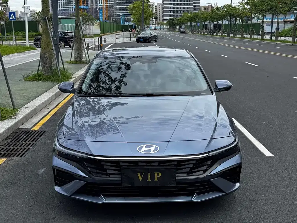 Hyundai Elantra — фото 4