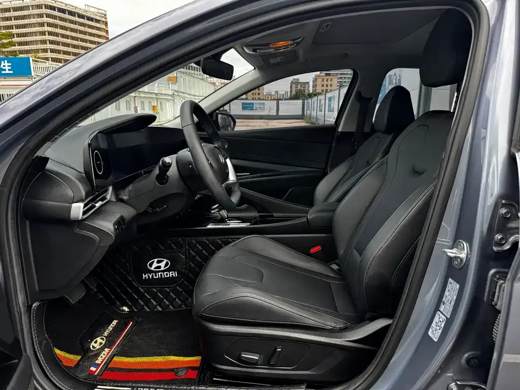 Hyundai Elantra — фото 9