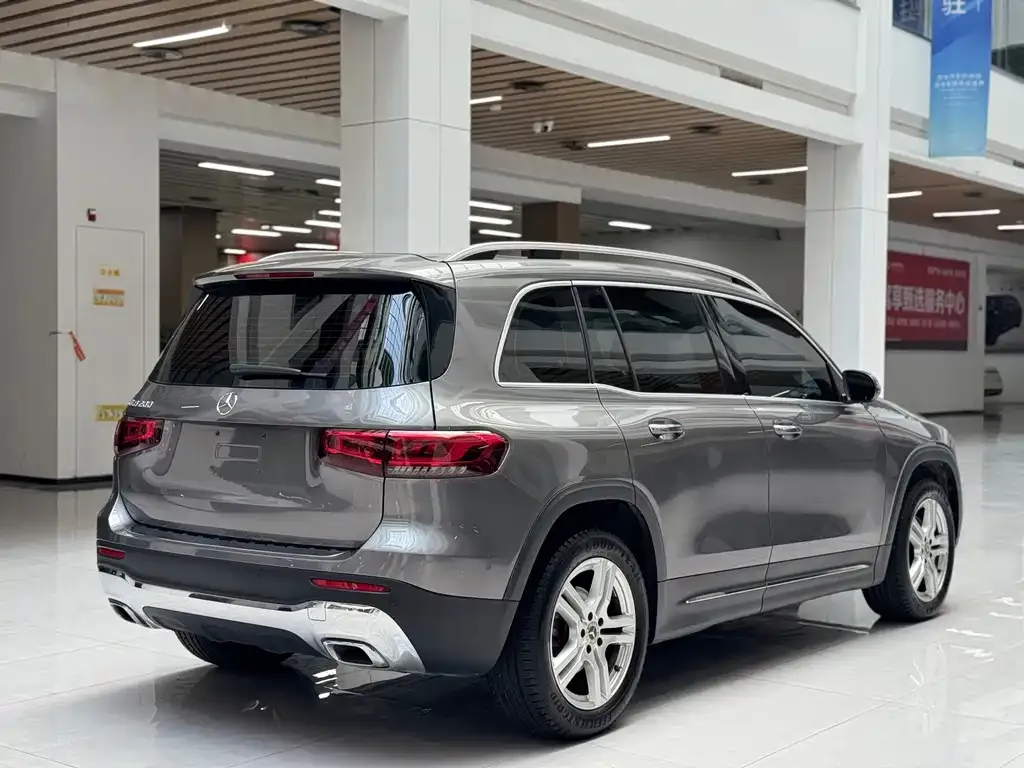 Mercedes-Benz GLB — фото 10
