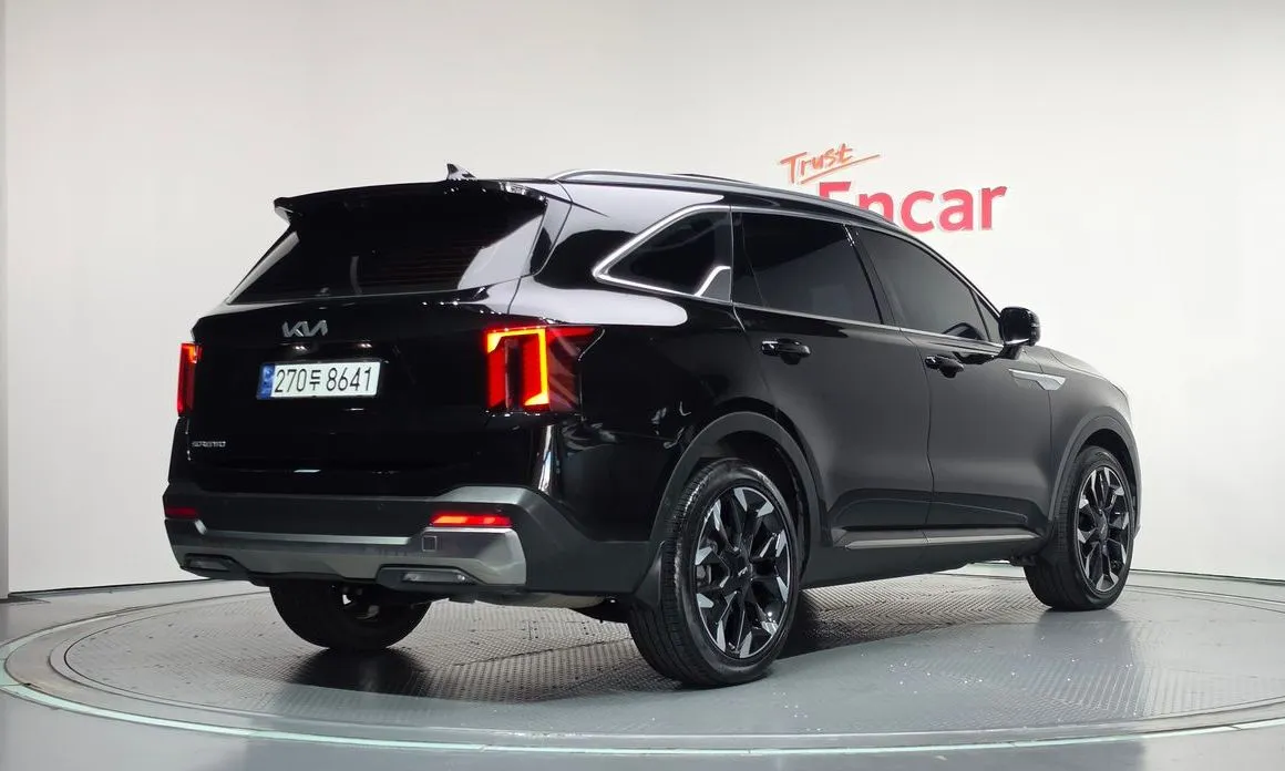 Kia Sorento — фото 5