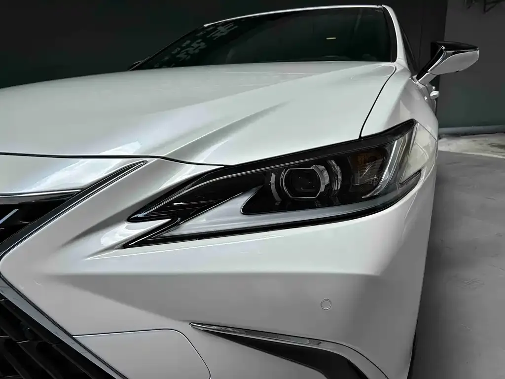 Lexus ES — фото 9