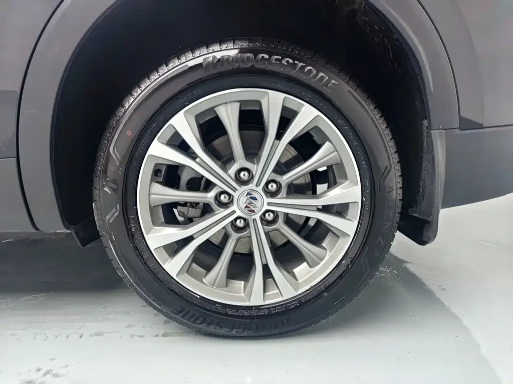 Buick Envision Plus — фото 4