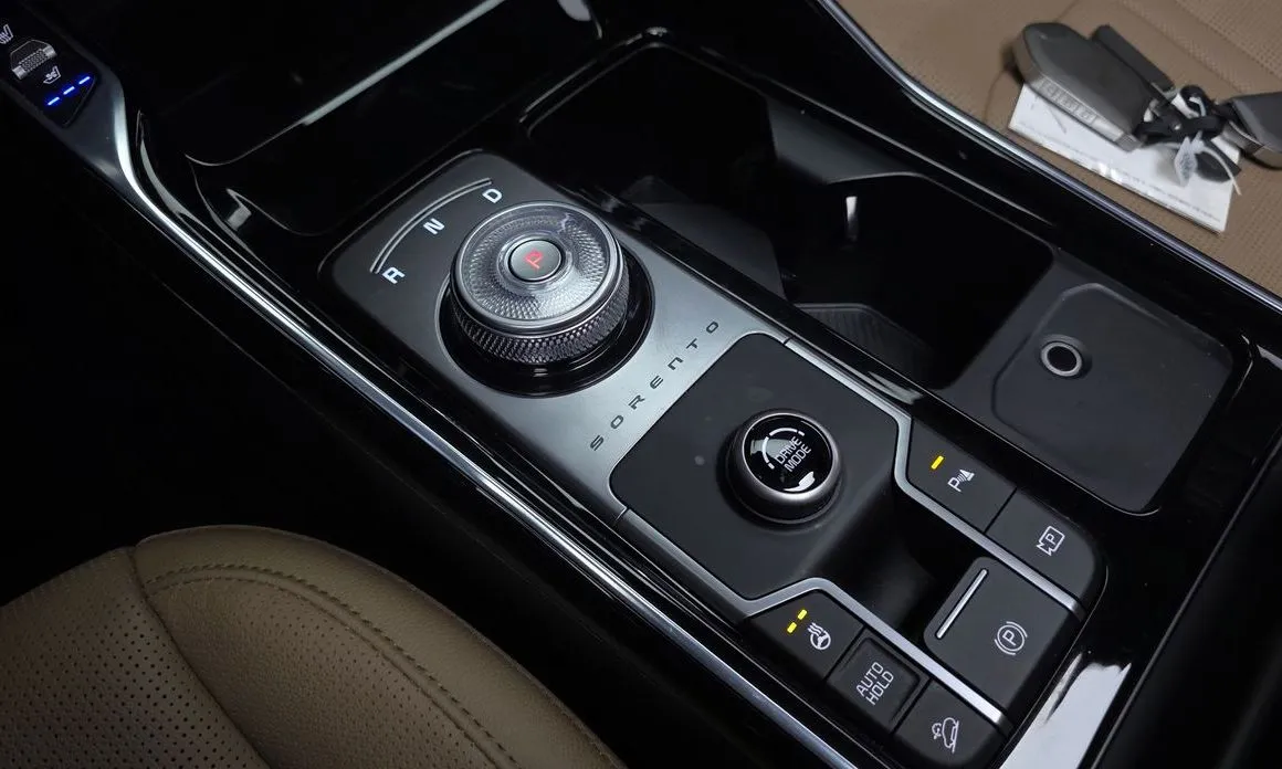 Kia Sorento — фото 7