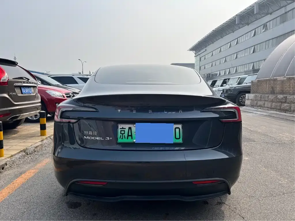 Tesla Model 3 — фото 2