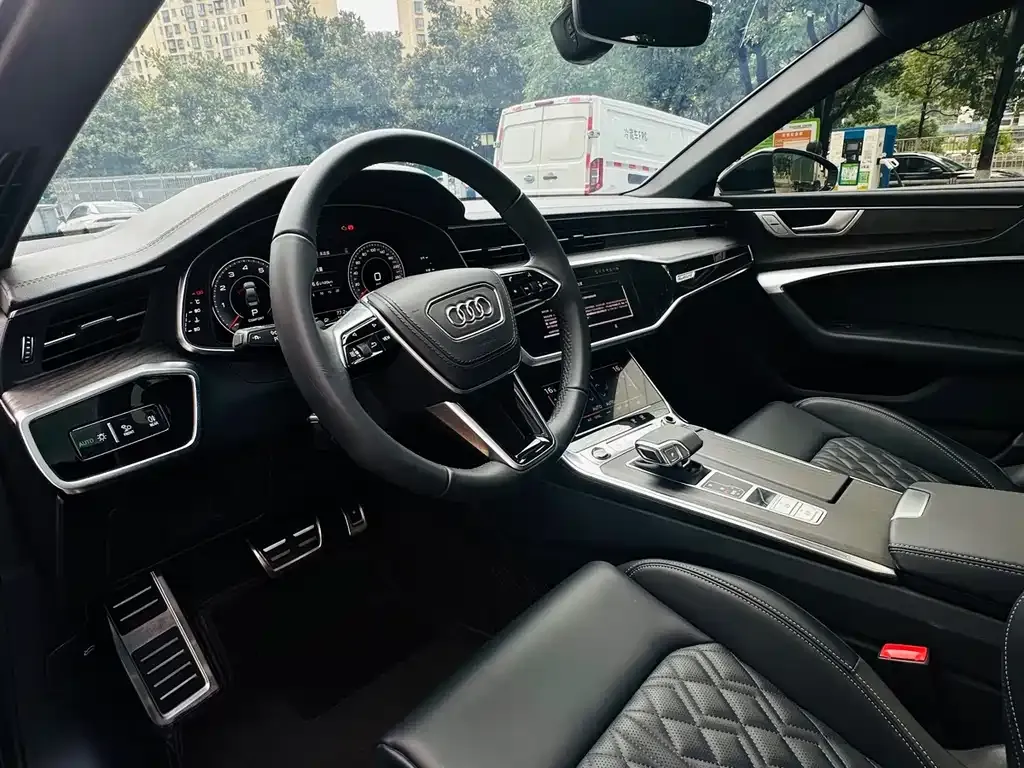 Audi A6L — фото 2