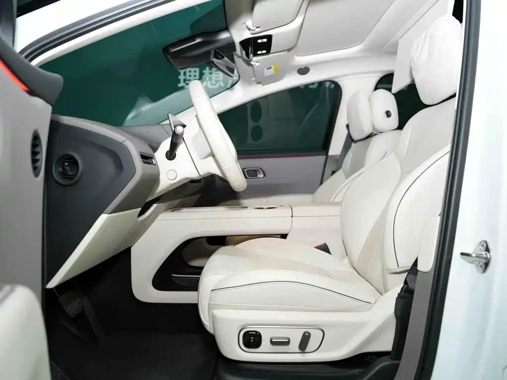 Li Auto Li i8 — фото 10