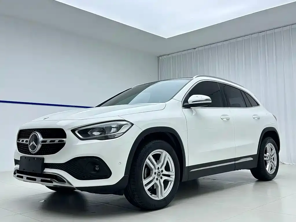 Mercedes-Benz GLA — фото 1