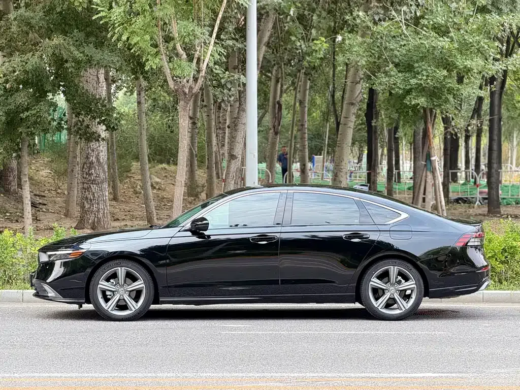 Honda Accord — фото 10